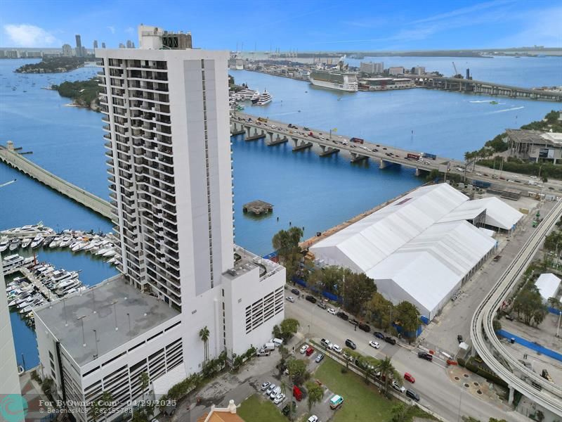 555 NE 15th St #T4704, Miami, Florida image 25