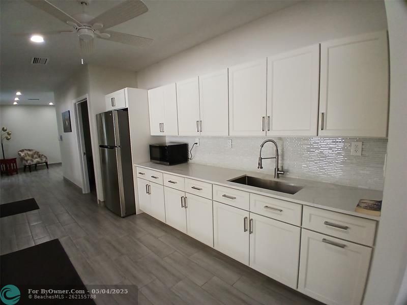 907 Cypress Ter #104, Pompano Beach, Florida image 35