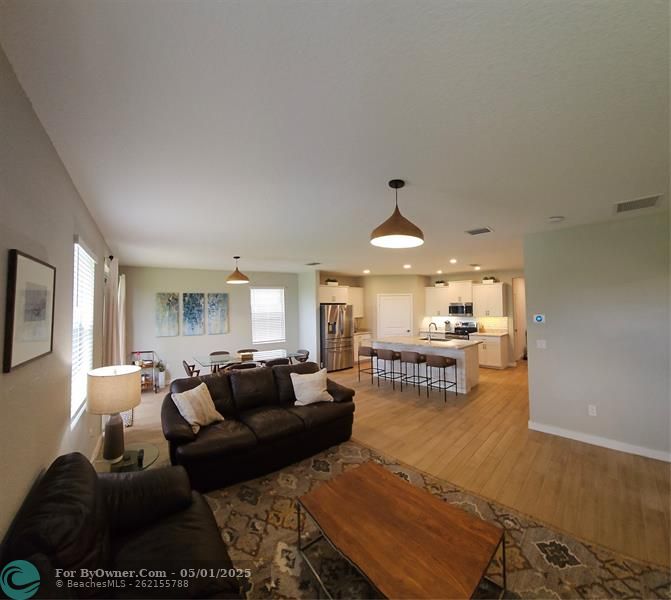 3034 NE Skyview Ln, Jensen Beach, Florida image 3