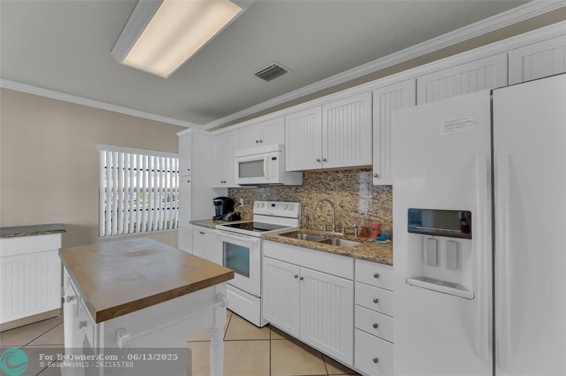 170 Cypress Club Dr #716, Pompano Beach, Florida image 37