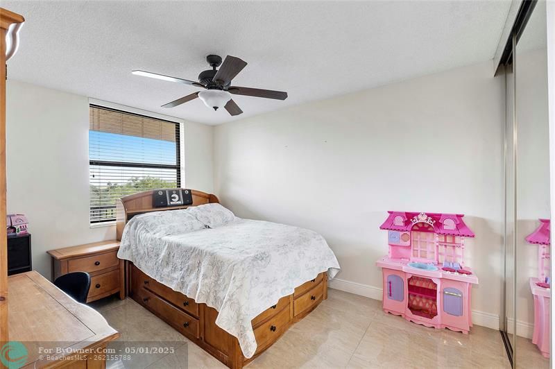 2nd bedroom