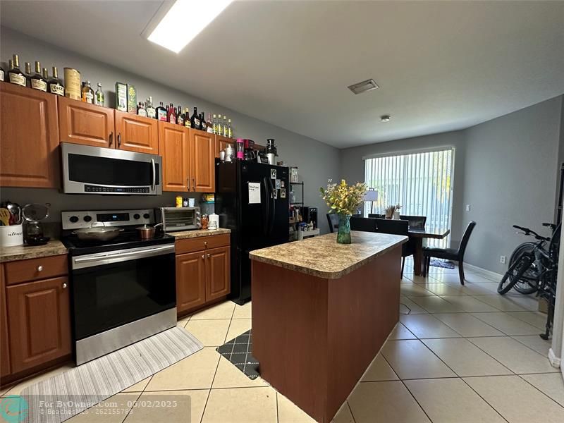 1920 Hibiscus Ln, Riviera Beach, Florida image 2