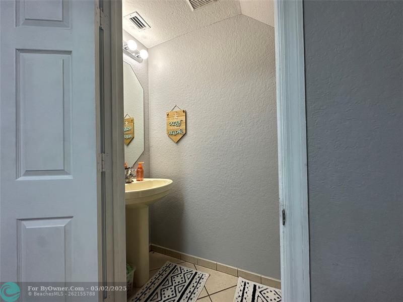 1920 Hibiscus Ln, Riviera Beach, Florida image 7
