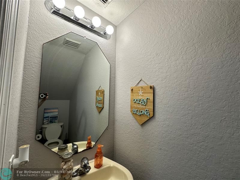 1920 Hibiscus Ln, Riviera Beach, Florida image 8