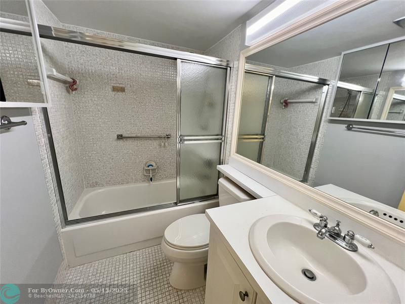 1090 Harwood F #1090, Deerfield Beach, Florida image 11