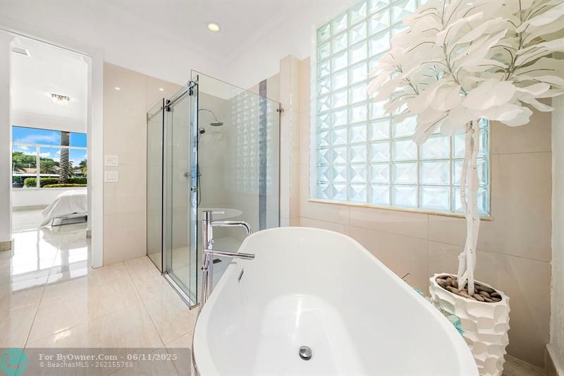 301 S Riverside Dr, Pompano Beach, Florida image 34