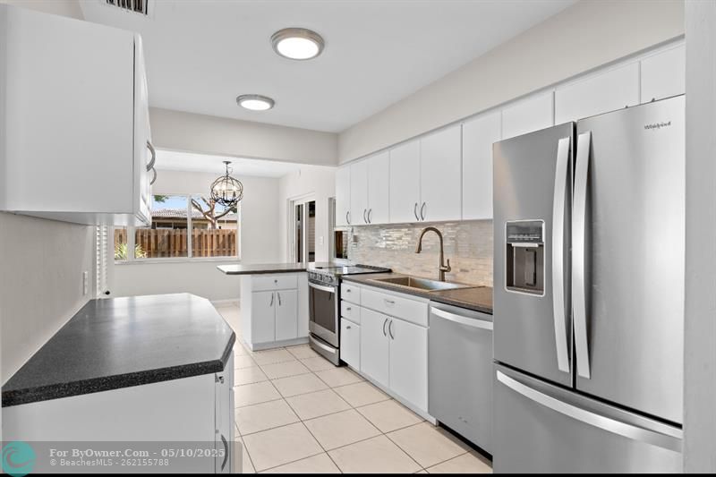 301 NE 48th Ct, Fort Lauderdale, Florida image 4