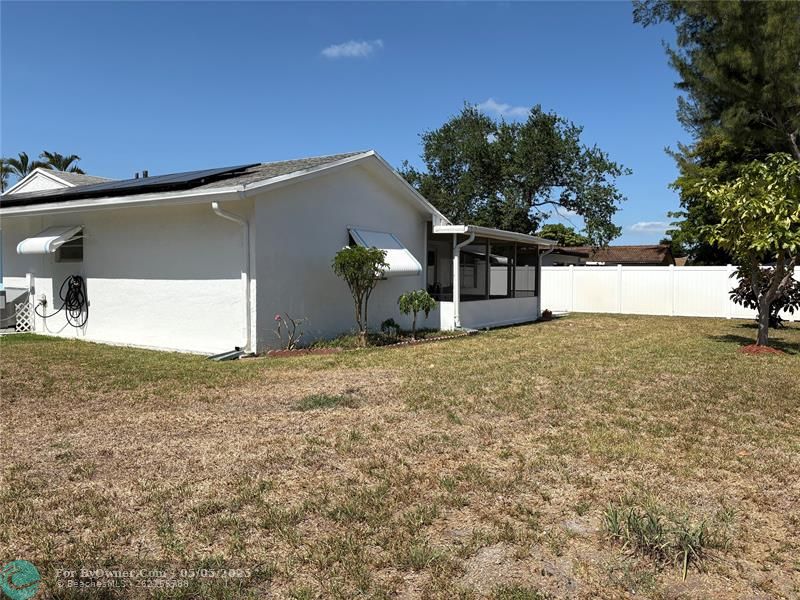 9212 NW 81st Ct, Tamarac, Florida image 23