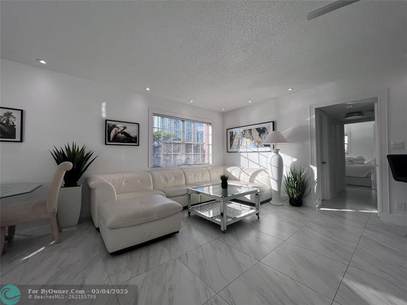 601 SE 5th Ct #301, Fort Lauderdale, Florida image 1