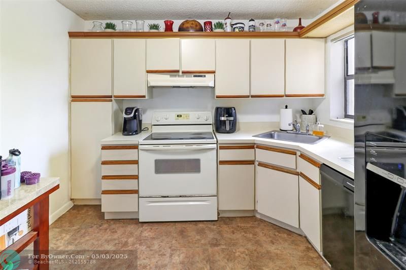 2470 NW 49th Ter #2470, Pompano Beach, Florida image 11