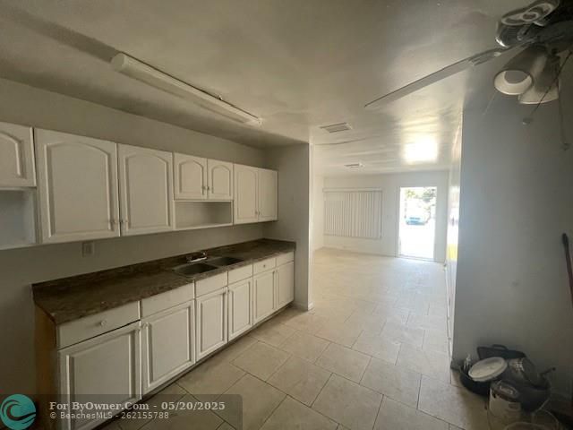 1104 W 24th St, Riviera Beach, Florida image 12