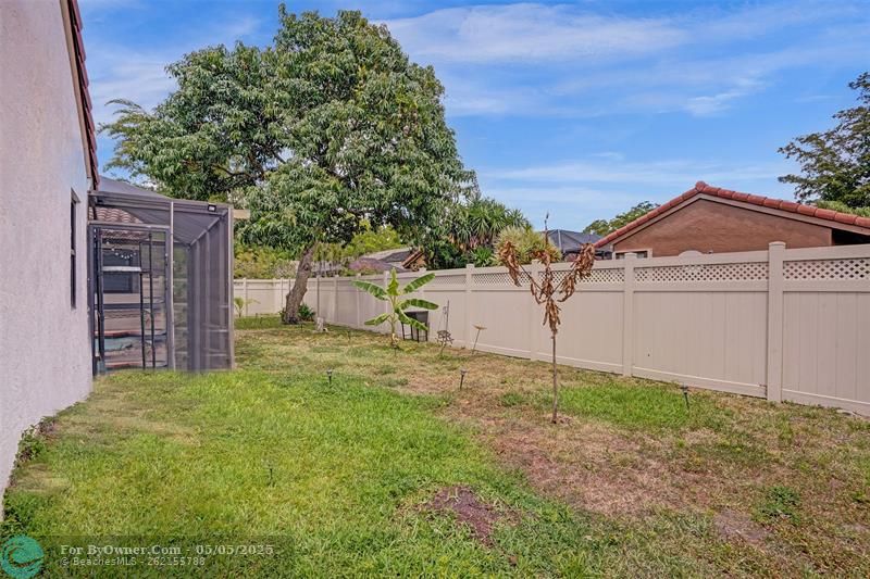 NEW WHITE ALUMINUM FENCE