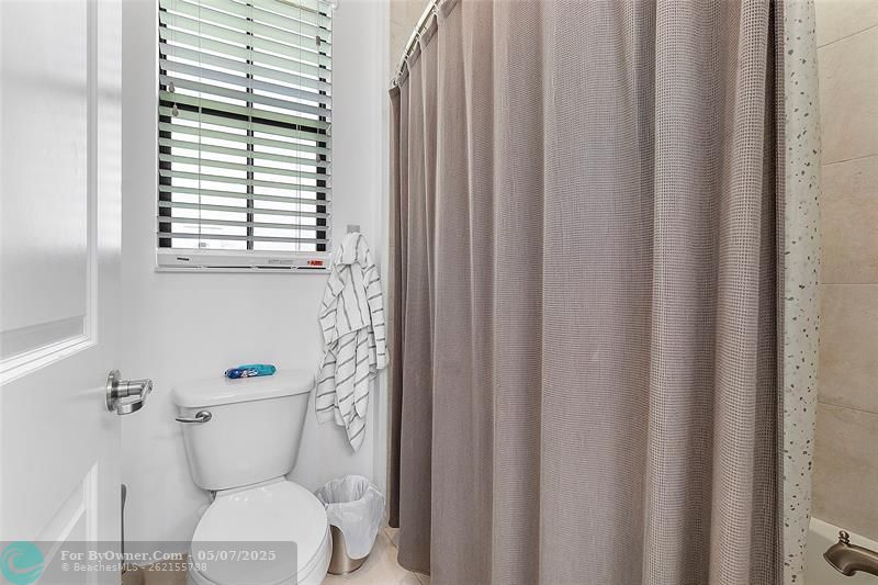 9210 Solstice Cir, Parkland, Florida image 23