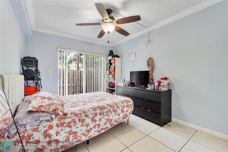 2741 NE 8th Avenue #10, Wilton Manors, Florida image 12