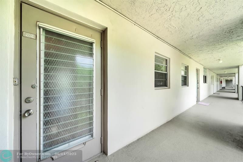9430 Poinciana Pl #202, Davie, Florida image 7