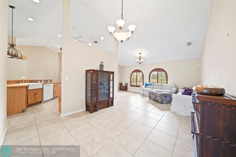 585 Cavern Ter, Sebastian, Florida image 4