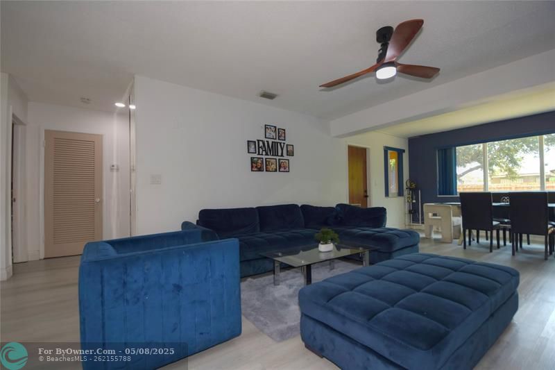 6750 Cody St, Hollywood, Florida image 5