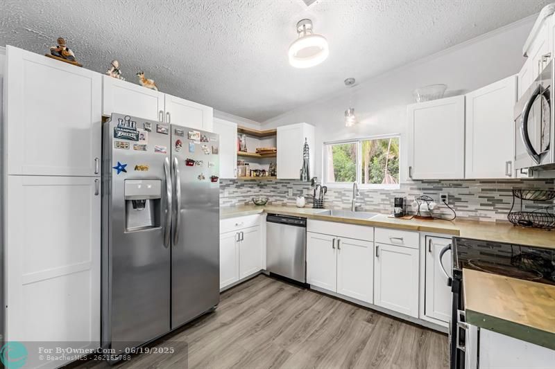 5538 Judith Rd, Bokeelia, Florida image 6