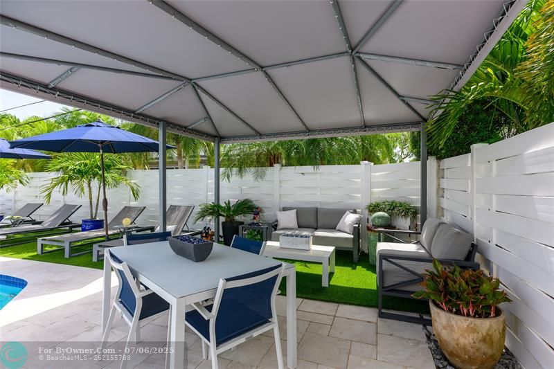 Relaxing canopy area