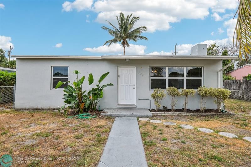 744 Dogwood Rd, West Palm Beach, Florida image 5