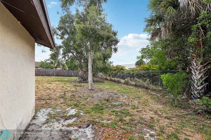 3789 Mil Pond Ct, Greenacres, Florida image 32