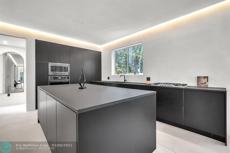 120 NE 25th St, Miami, Florida image 35