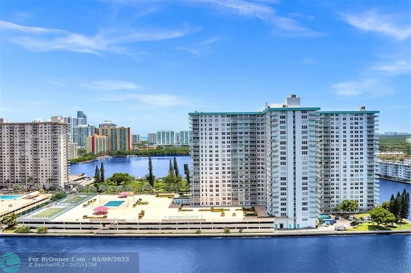301 174th St #2210, Sunny Isles Beach, Florida image 2
