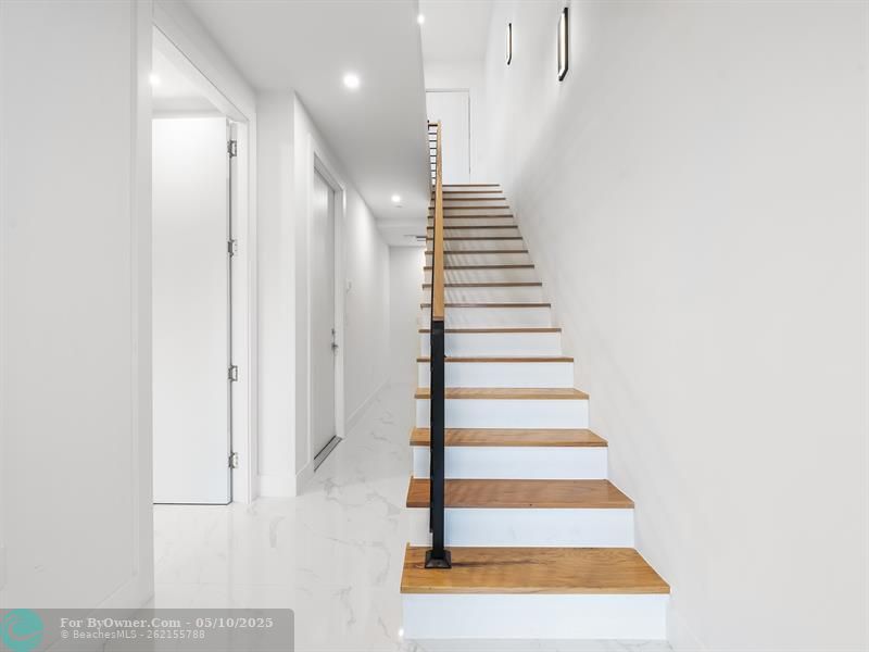 808 NE 2nd Street, Fort Lauderdale, Florida image 35