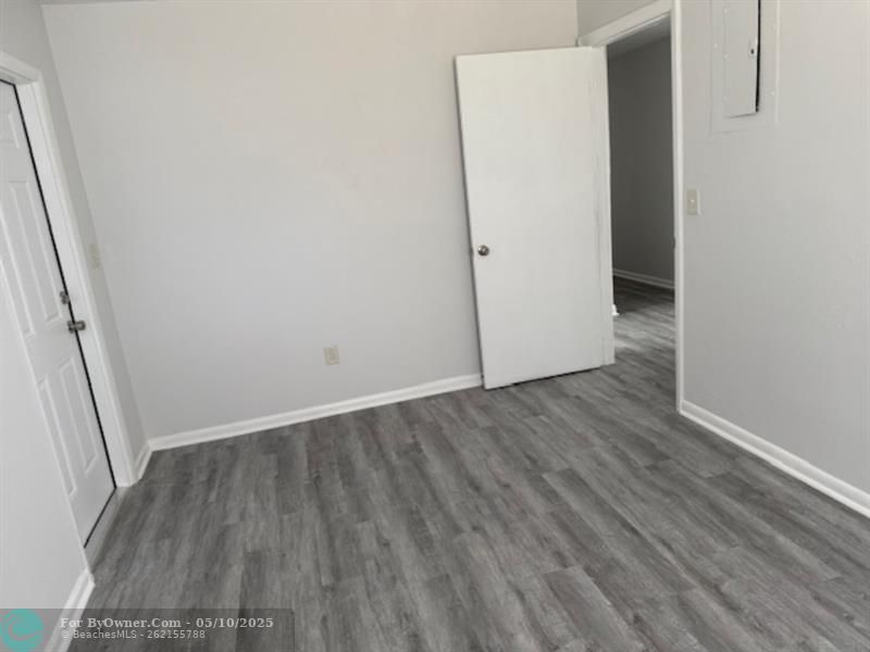 490 NE 33rd St, Oakland Park, Florida image 17