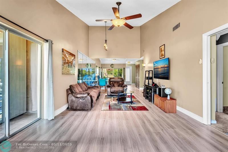 7598 NW 86th Ter #203, Tamarac, Florida image 15