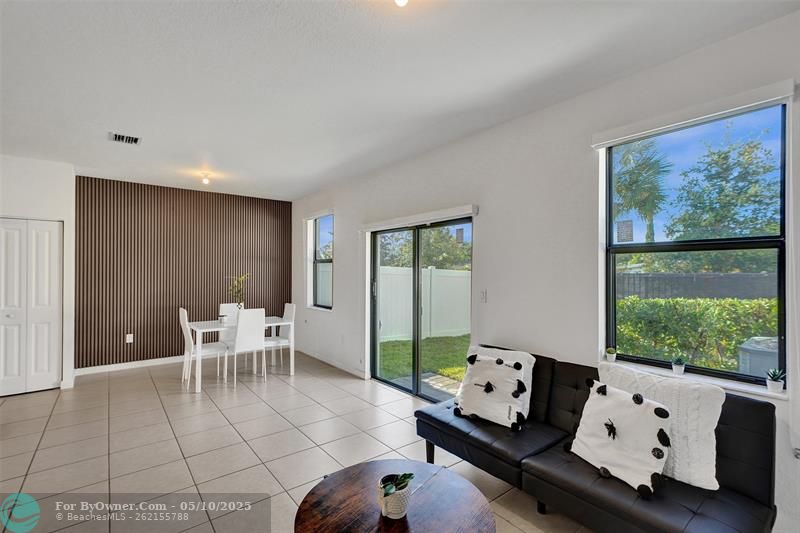 586 NW 203rd Ter, Miami, Florida image 9