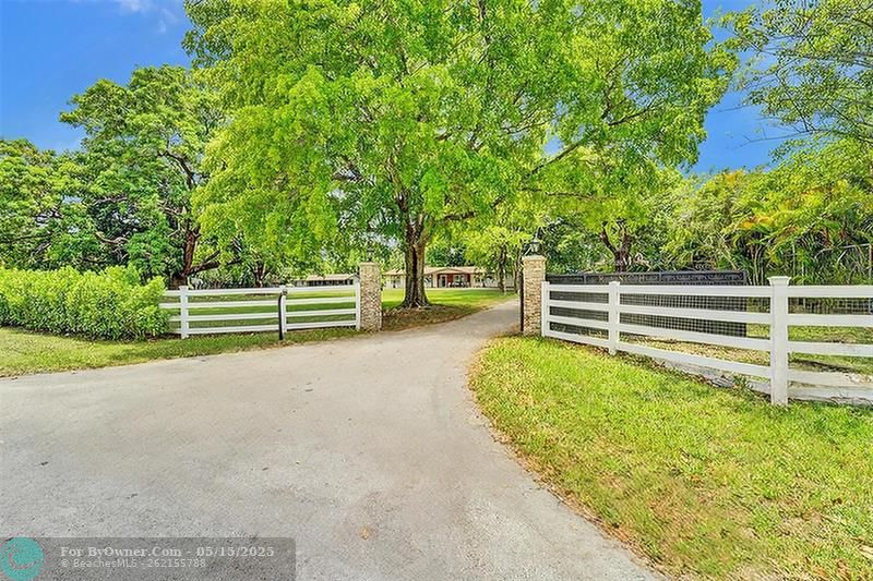 Sensational Southwest Ranches 2.3 Acre Estate!