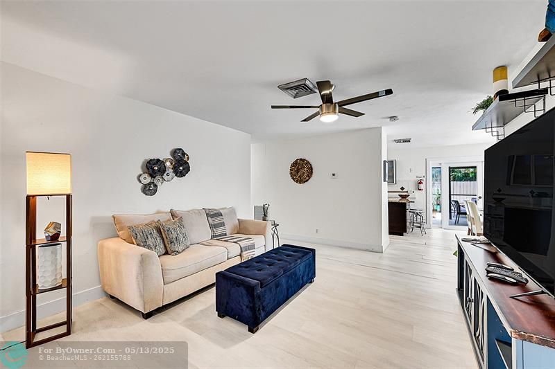 132 NE 29th St, Wilton Manors, Florida image 11