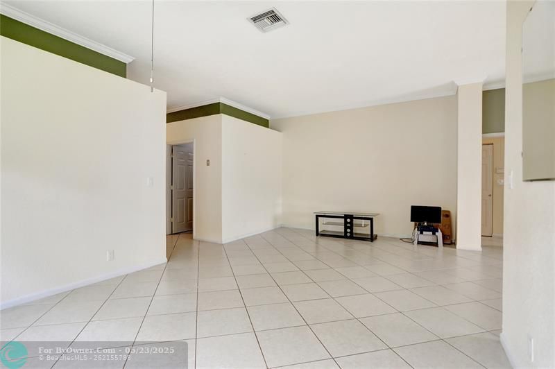 7810 NW 70th Ave, Parkland, Florida image 9
