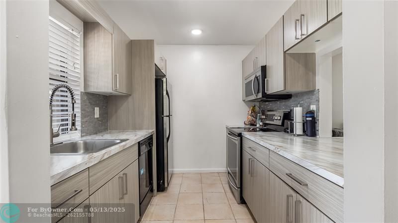 328 NW 103rd Ter #328, Pembroke Pines, Florida image 16