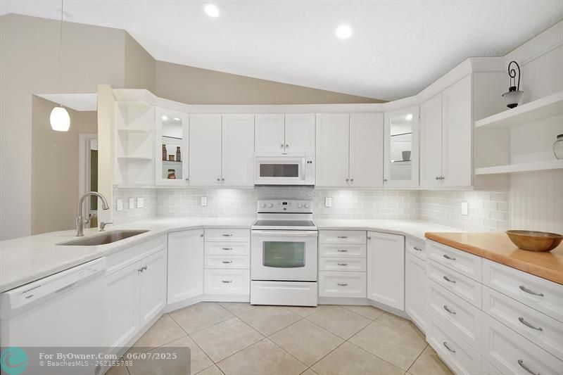 134 E Riverbend Dr, Sunrise, Florida image 15