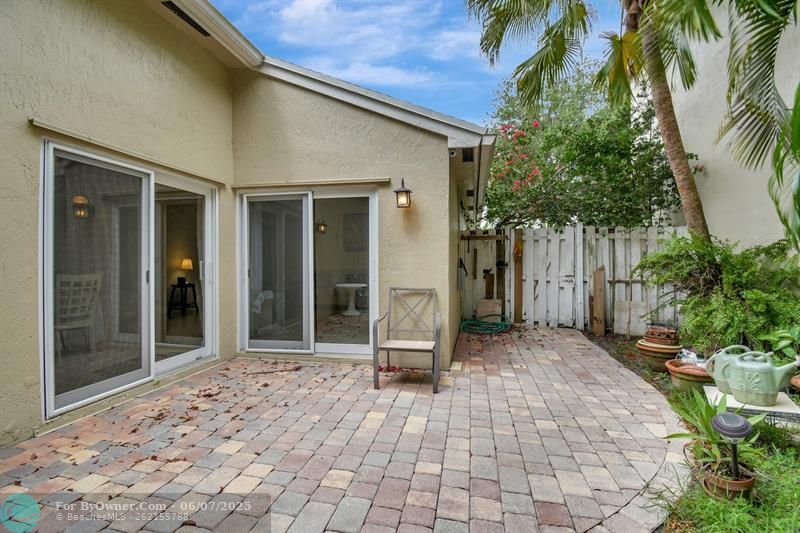 134 E Riverbend Dr, Sunrise, Florida image 34