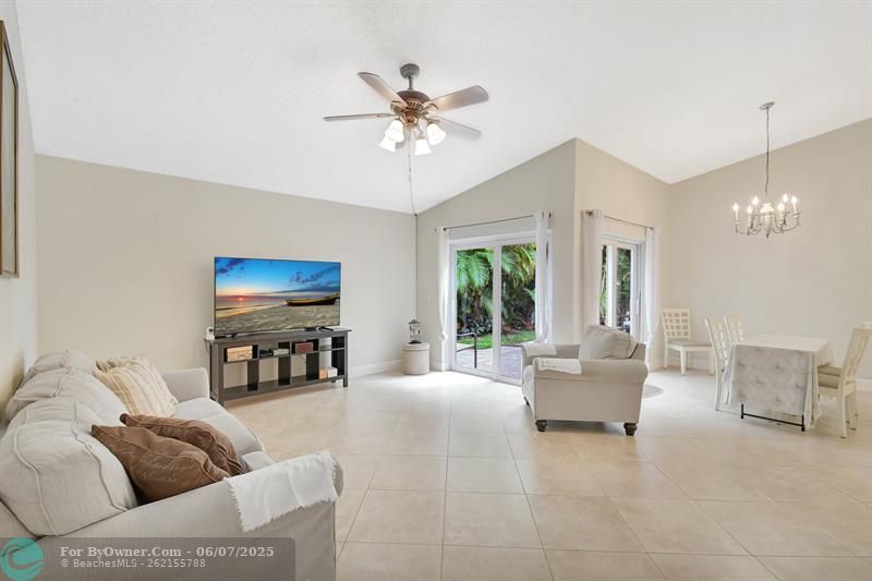 134 E Riverbend Dr, Sunrise, Florida image 8
