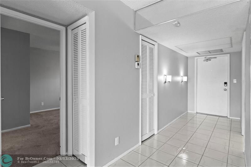 575 Oaks Ln #403, Pompano Beach, Florida image 6