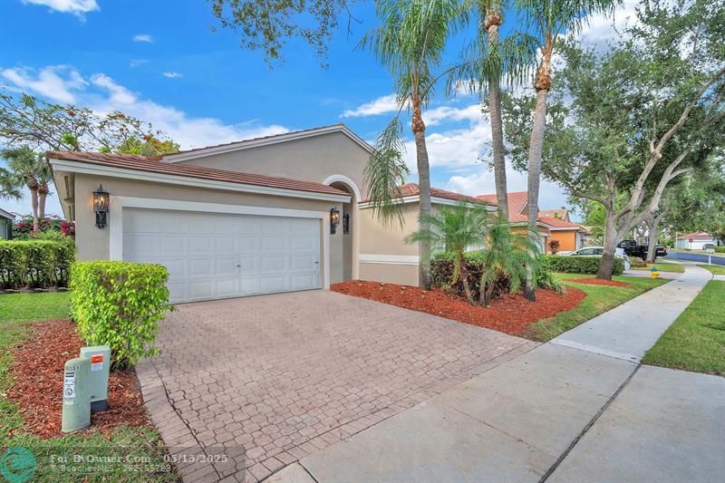 15023 SW 16th St, Pembroke Pines, Florida image 4