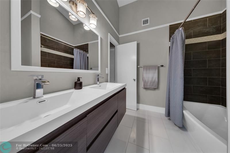 2nd bathroom upstairs