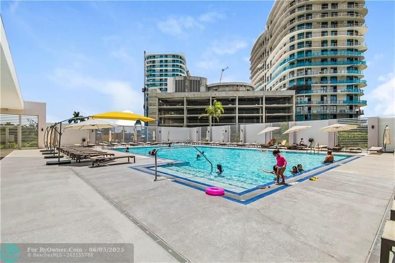 14951 Royal Oaks Ln #1109, North Miami, Florida image 27