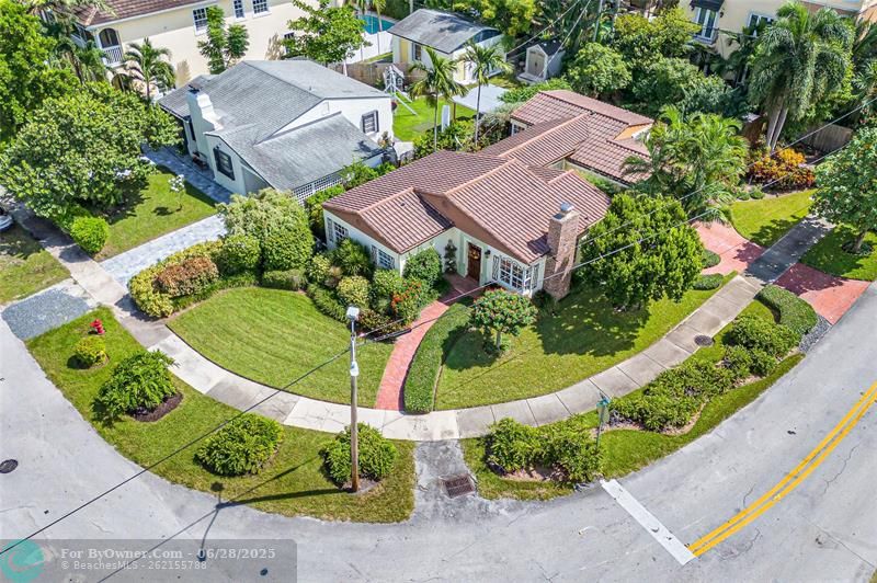 1600 NE 4th Ct, Fort Lauderdale, Florida image 2