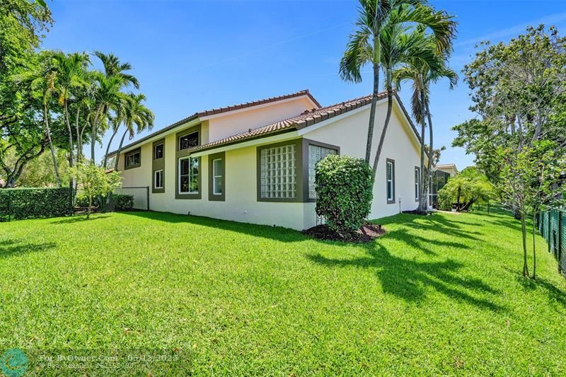 10411 NW 51st St, Coral Springs, Florida image 42
