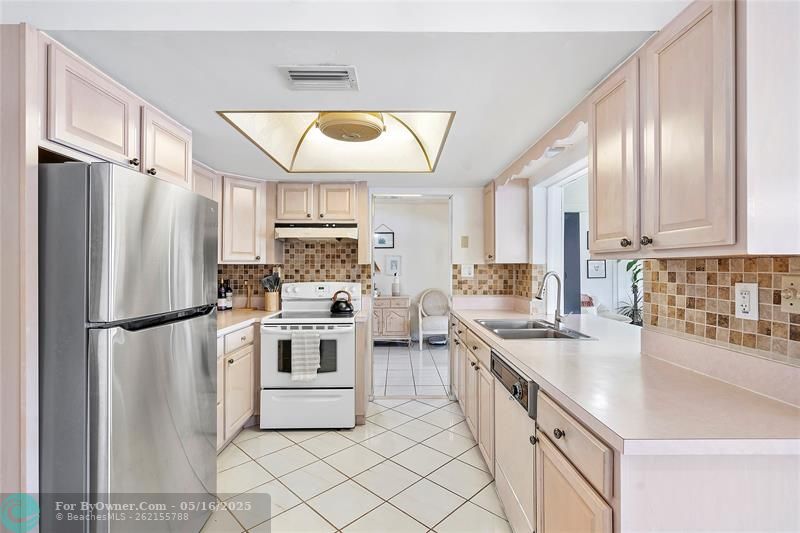 6806 NW 59th St, Tamarac, Florida image 28
