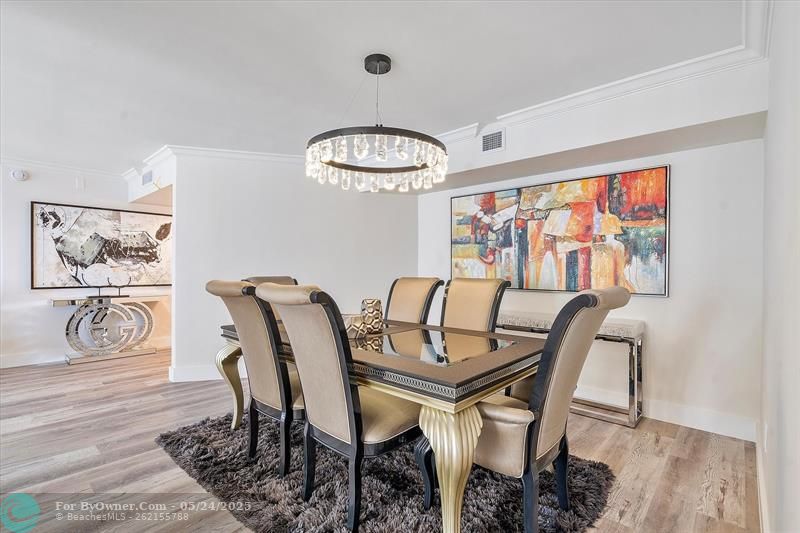 FORMAL DINING ROOM