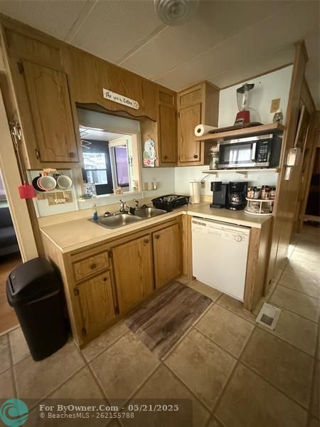533 Nettles Blvd, Jensen Beach, Florida image 6