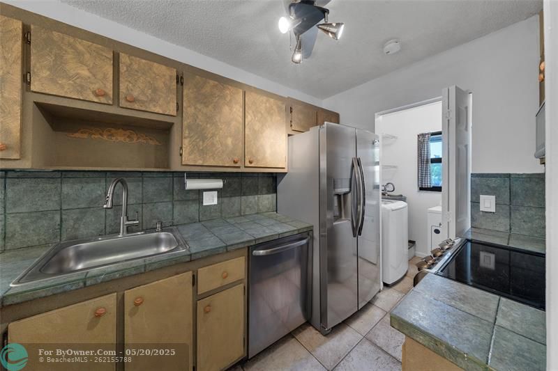 2912 NE 8th Ter #204, Oakland Park, Florida image 12
