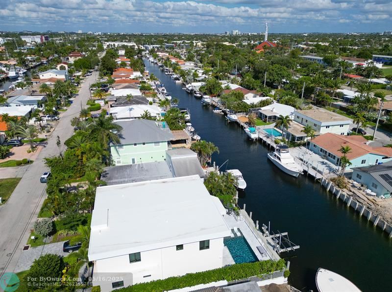 2559 SE 14th St, Pompano Beach, Florida image 11