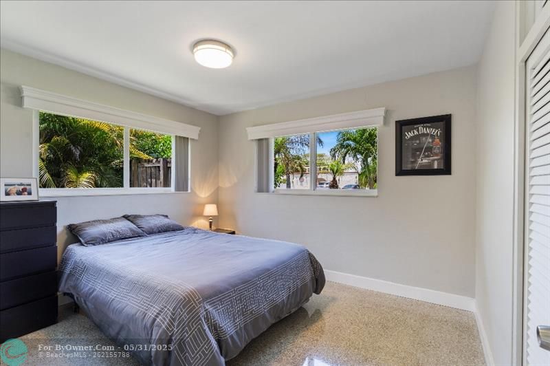 2736 NE 1st Ter, Wilton Manors, Florida image 14
